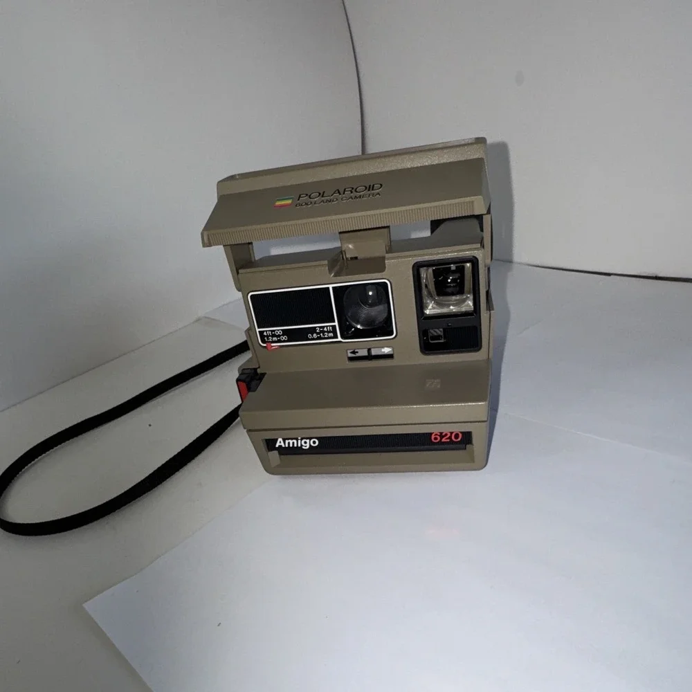 Polaroid Amigo 620 Vintage Instant 600 Land Camera, Beige